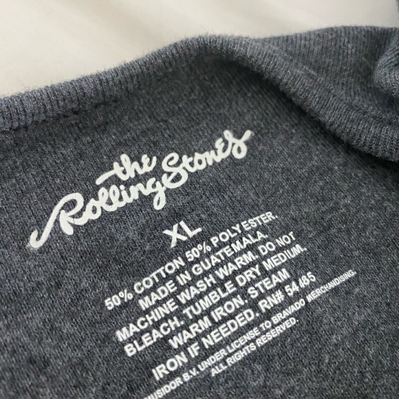 American Eagle Rolling Stones Crop Top - Picture 4 of 4